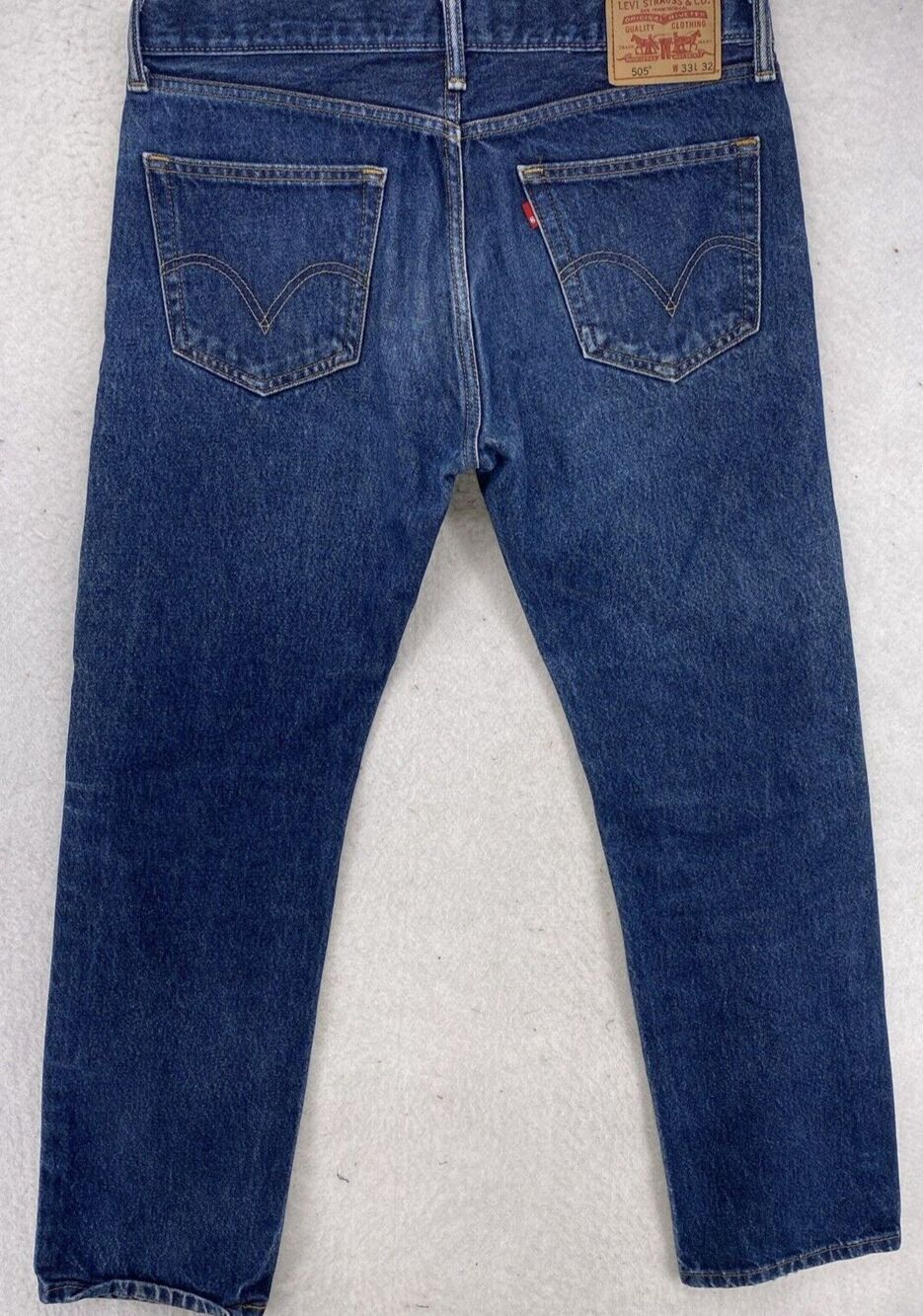 Levi's 505 Straight Fit Jeans Mens 33x32 Medium Wash Blue 100% Cotton Denim - Picture 2 of 15